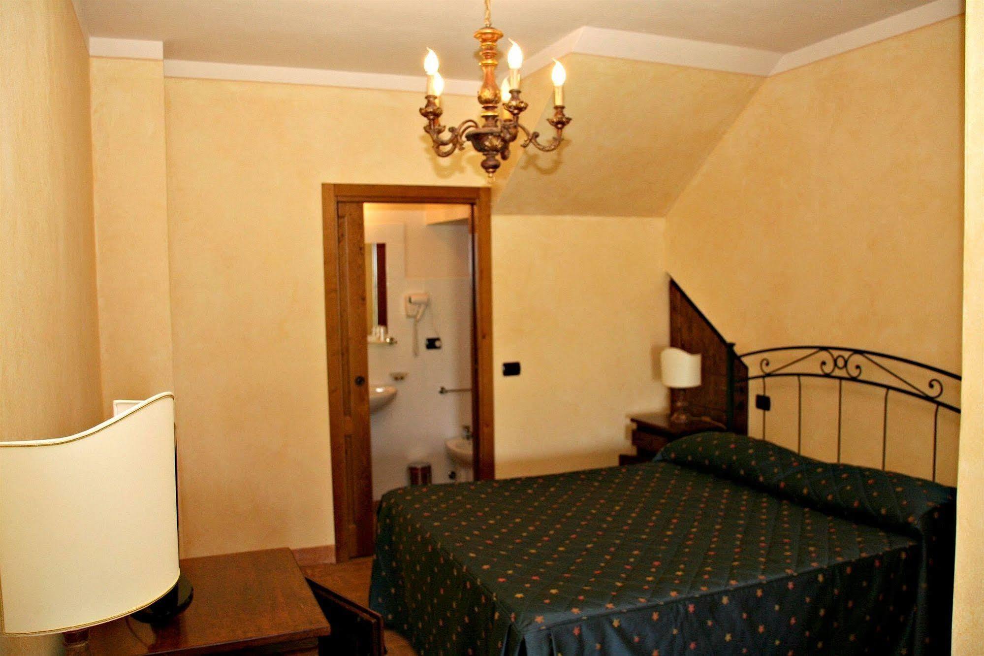 Villa Rinalducci Фано Екстериор снимка